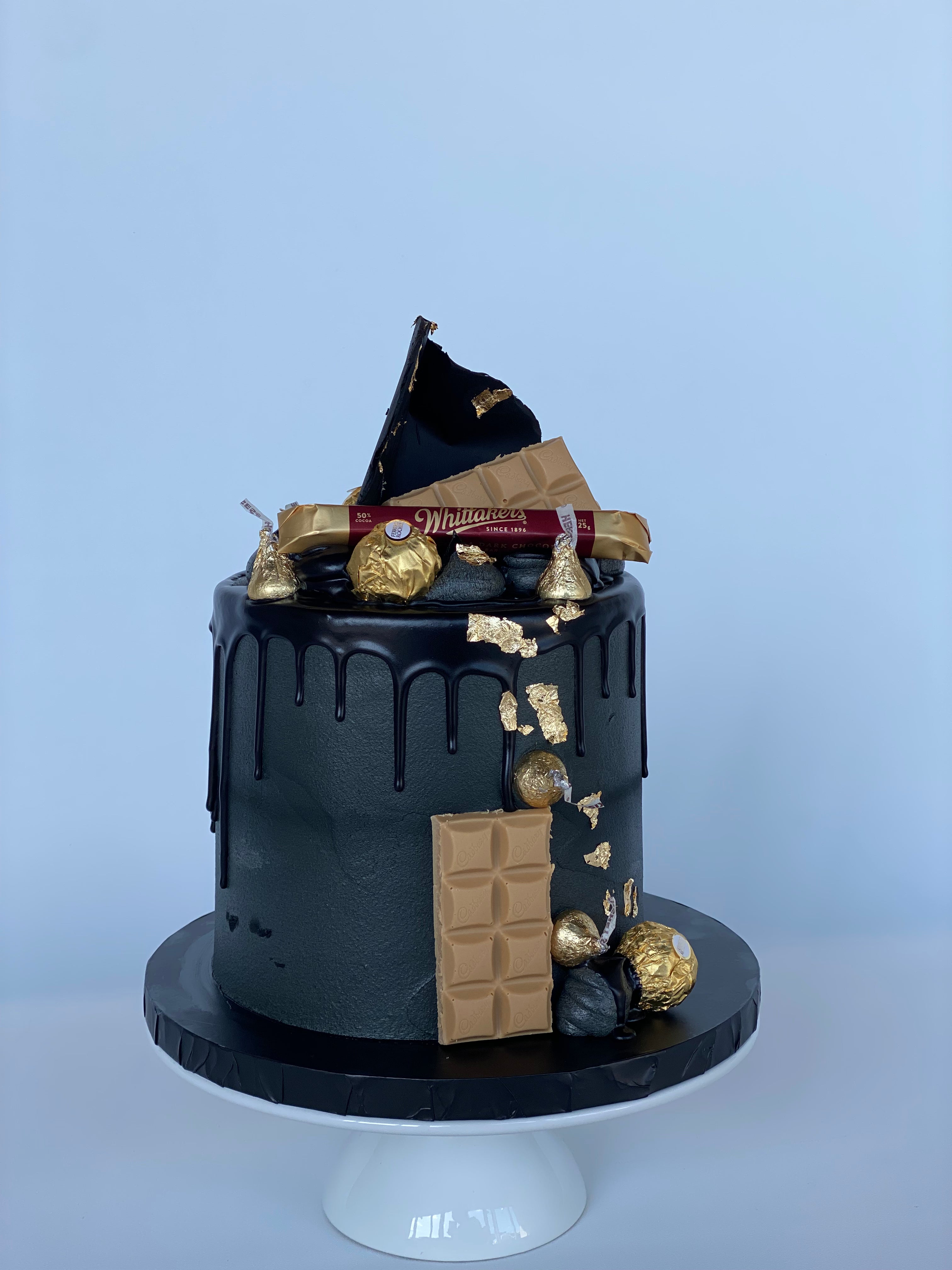 Black and Gold Luxe Cake